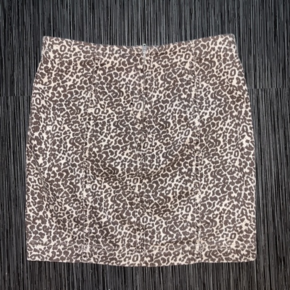 Free People Modern Femme Mini Skirt ✧ Cheetah Print ✧ Size 4 - Picture 3 of 4